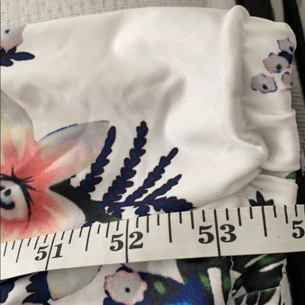 Beautiful jumpsuit by Godshield - Picture 7 of 7